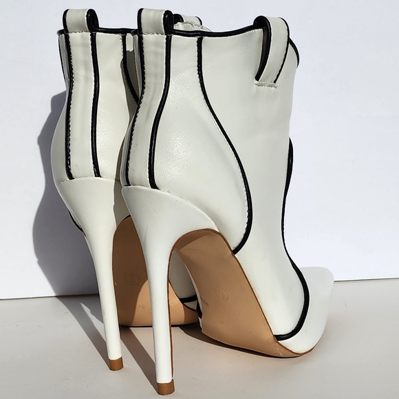 Liliana White Leather Pointed Toe Ankle Boots Women's Size 6 - Picture 8 of 10